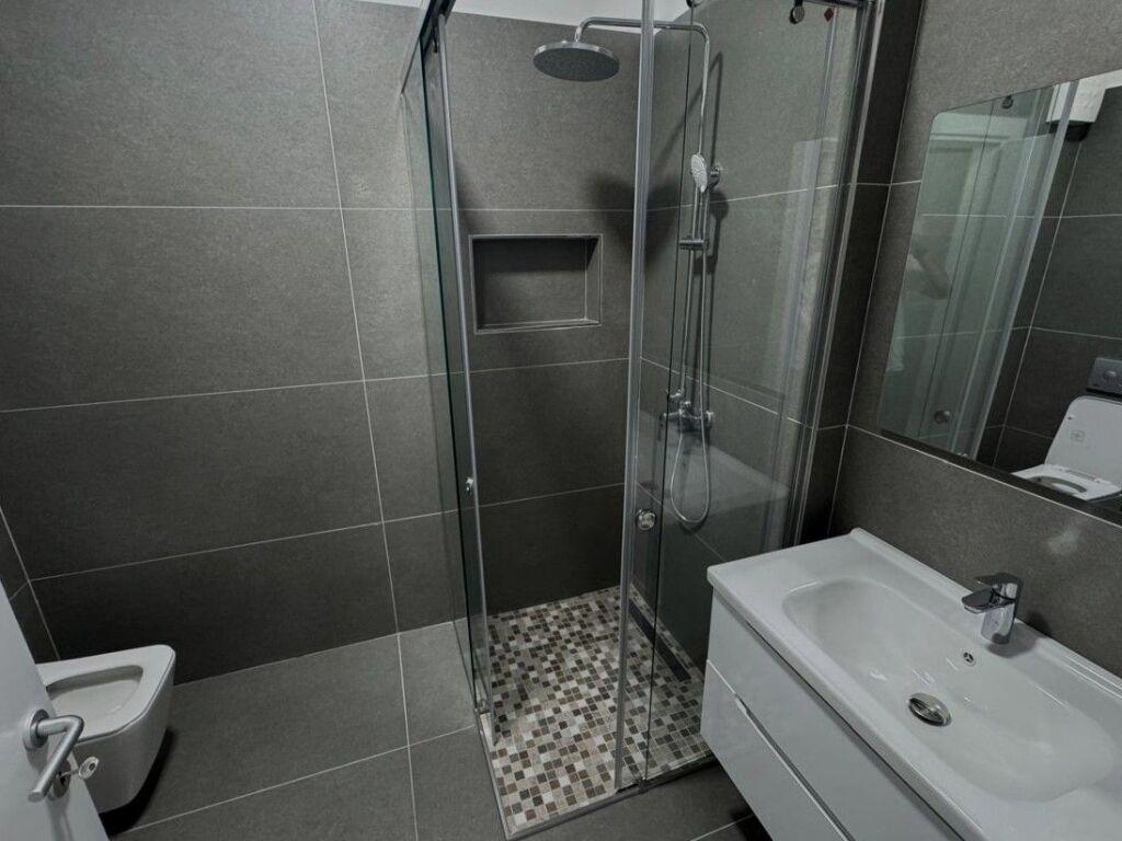 🏡 Jepet me qera apartament 1+1 + post parkimi tek Golden Park 📍