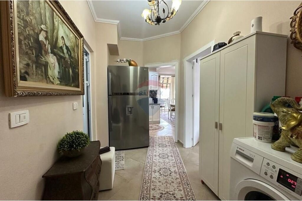 Apartament 2+1 ne shitje , Shkolla e Baletit