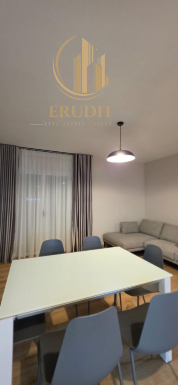 🏡 Apartament me Qira në Lungomare, Vlorë  Vijë e Parë Deti 🌊