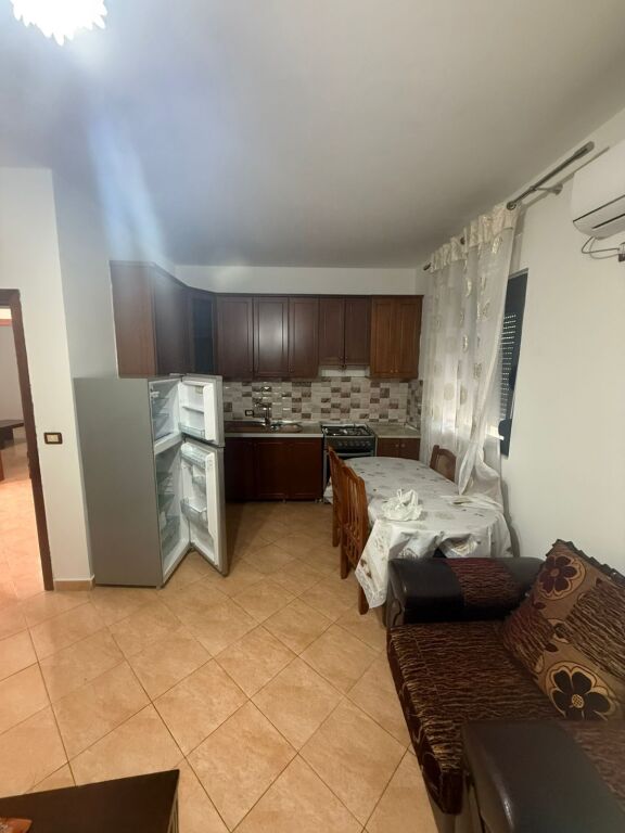 🏡 JEPET ME QERA KATI I 2-TË I NJË SHTËPIE PRIVATE 🏡