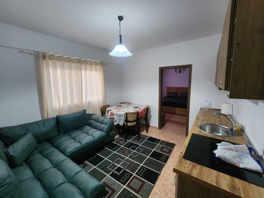 🏡 Jepet me qera apartament 1+1 totalisht i mobiluar tek Hotel Florida, Plazh