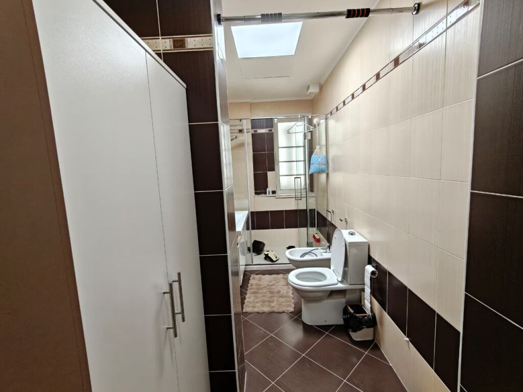 Apartament 3+1+2 per Shitje, Liqeni i Thate (pa malore)