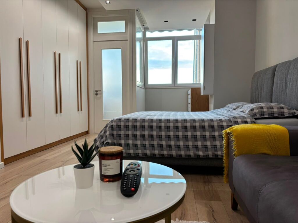 🏢Vilat Gjermane, jepet me qera garsoniere 53m2,e mobiluar. 45,000LEKE       