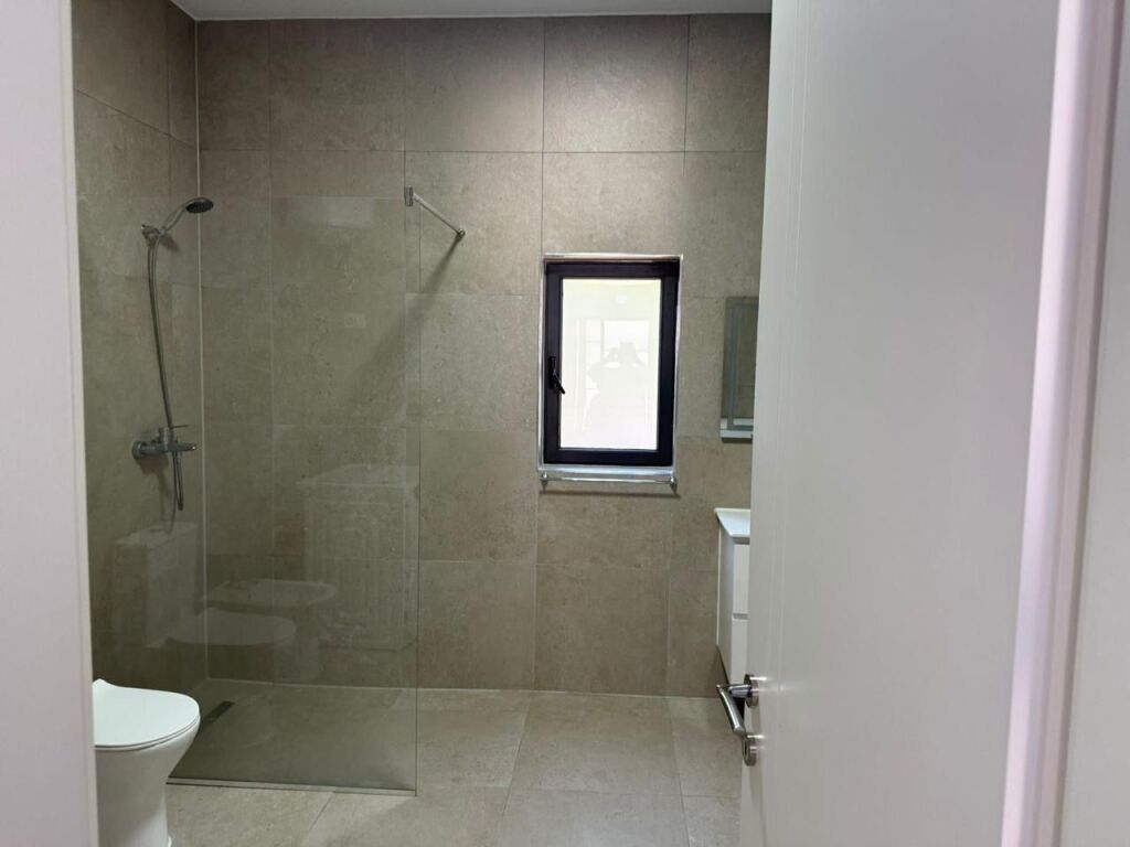 Vile 3+1,sauk i ri te xhamia,me parkim,800 euro