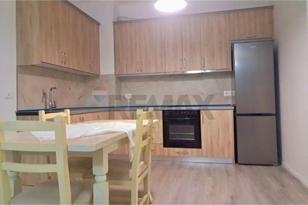 APARTAMENT 2+1+2 PER QIRA Ish Dogana