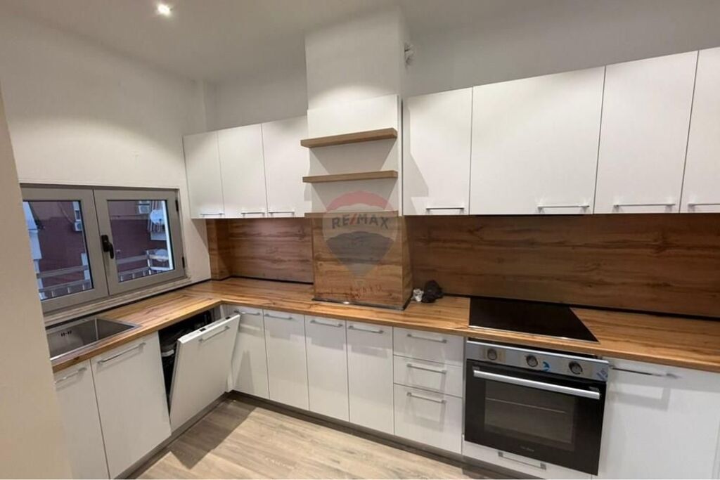 Apartament 3+1+2 me qira , Qender