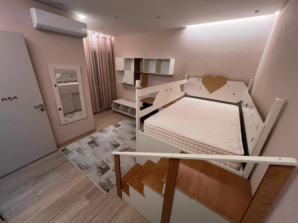 Apartment for rent - Astir, Vila L