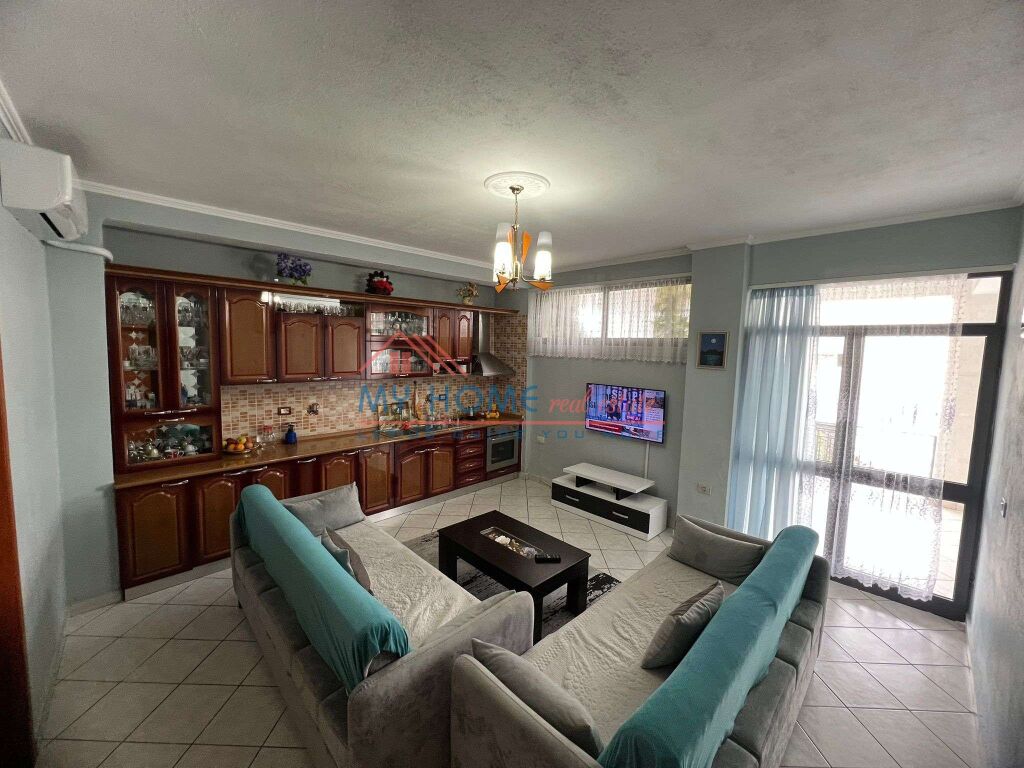 Apartament 2+1 me Qira ne Shkoze ne Tirane