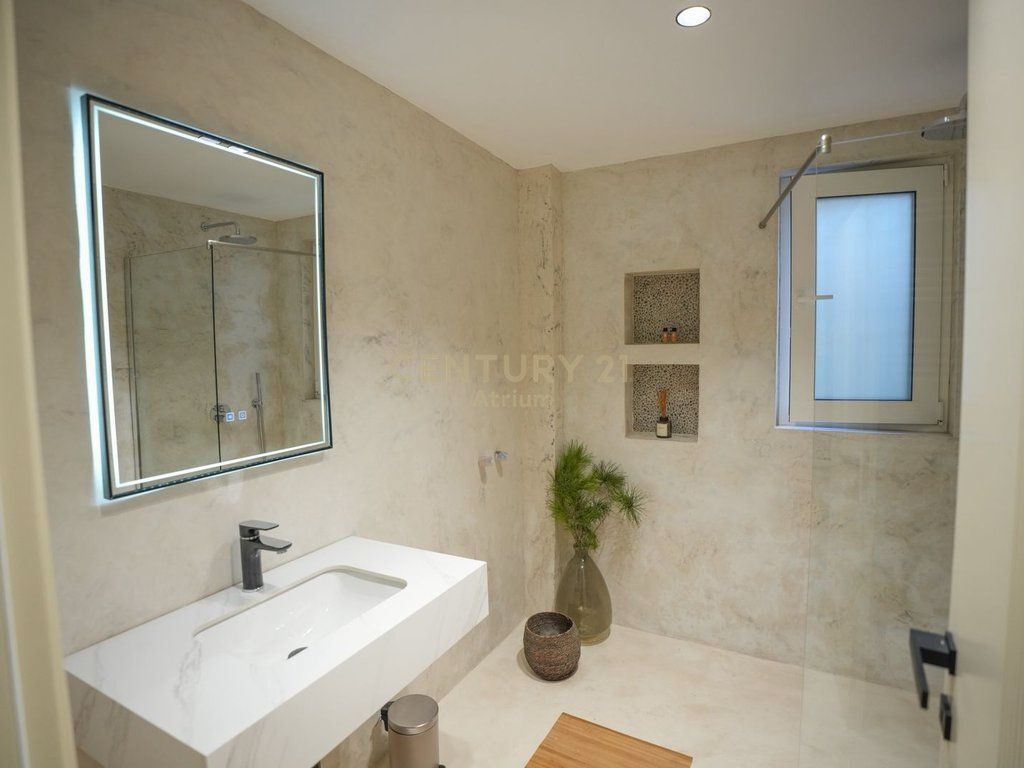 SHITET APARTAMENT I NDARE NE 1+1 DHE STUDIO PRANE BULEVARDIT TE RI 210,000 €