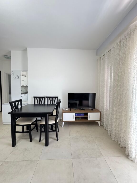 🏡 Jepet me Qera Apartament 1+1 prane Tregut Industrial
