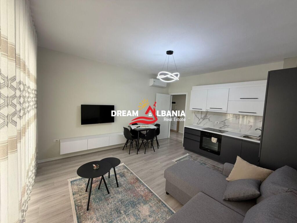 Shitet super apartament 2+1+2+post parkimi i perfshire ne Rrugen e Durresit prane Colosseo