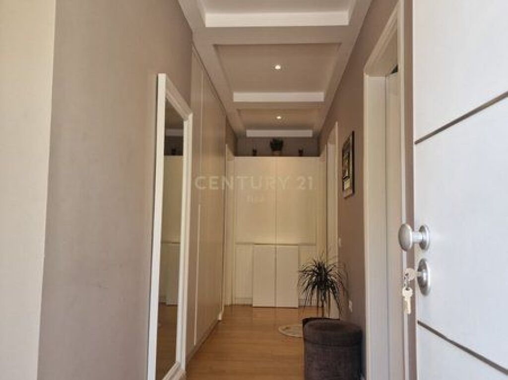 APARTAMENT 3+1+2 ME QIRA