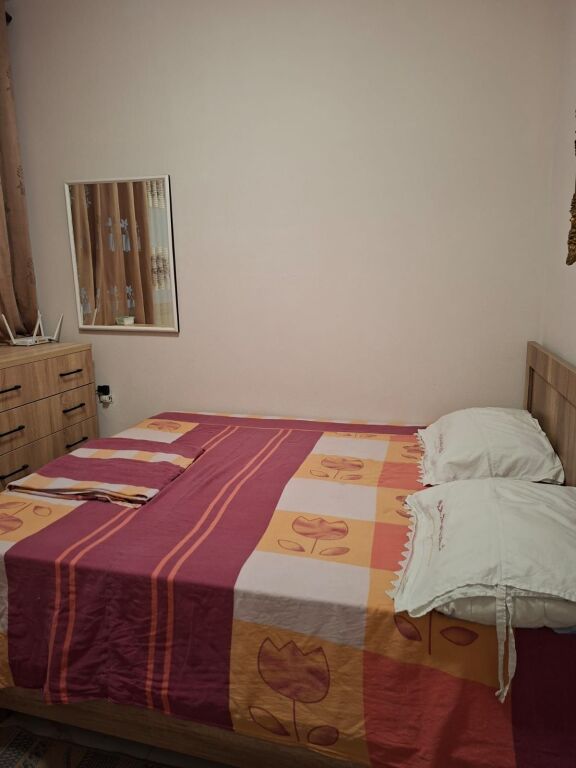 Apartament 1+1 me qira – Rruga Jordan Misja !