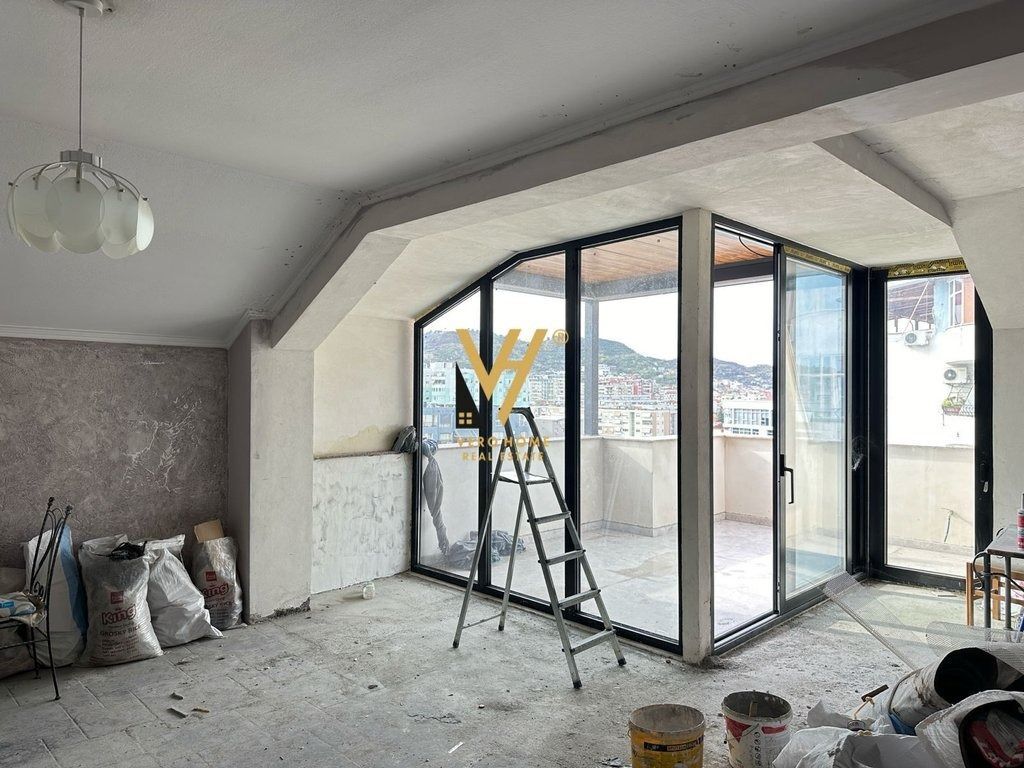 SHITET DUPLEX 2+1+2 TE KOMUNA E PARISIT 299.000 EURO