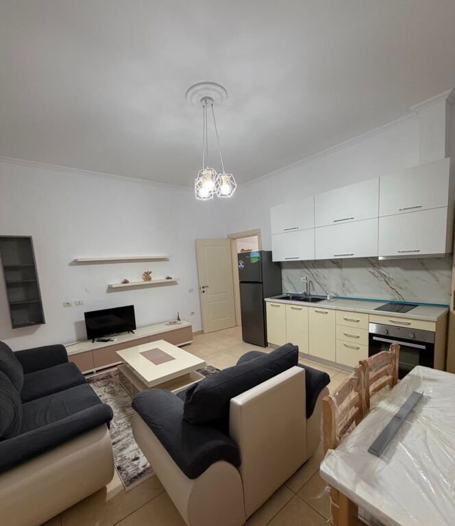 Jepet me qira apartament 1+1 tek Kopshti Botanik, pranë xhamisë.