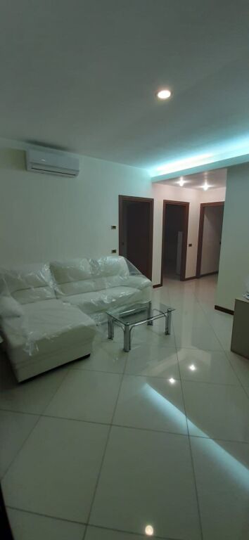 🏢Ish Kinostudio,prane Kopshtit  Lala jepet me qera apartament1+1+ambient gatimi,i mobiluar. 45,000Leke