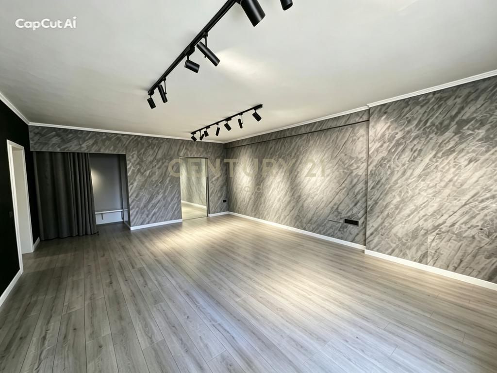 Locale ufficio in vendita vicino al Nuovo Bazaar! 142.000 €