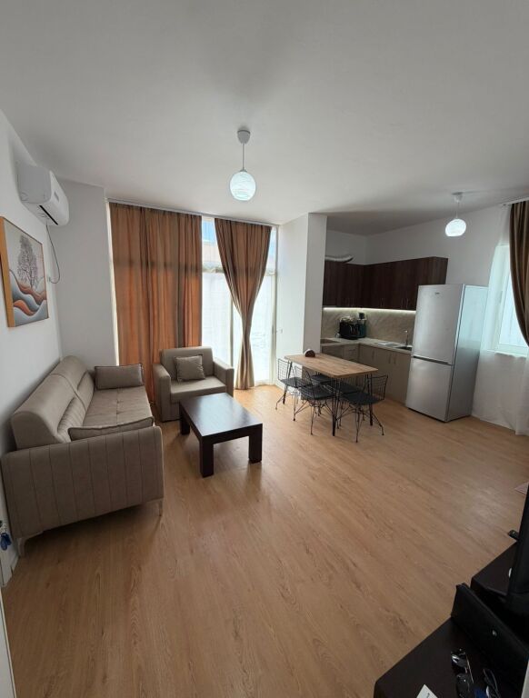 Shitet Apartament 1+1 + verande te Shkembi Kavajes