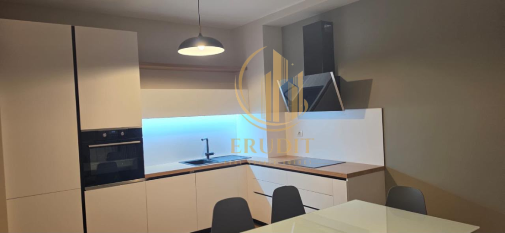 🏡 Apartament me Qira në Lungomare, Vlorë  Vijë e Parë Deti 🌊