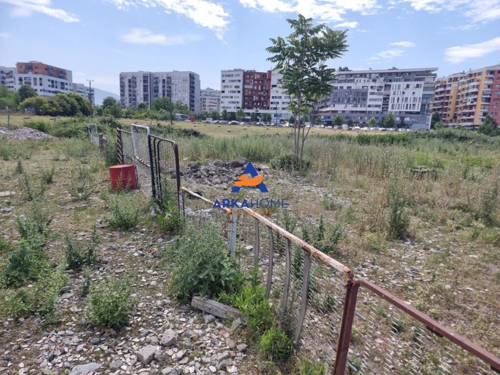 JEPET TOKË ME QERA PËR PARKIM 3000M2 "NË YZBERISHT" 1000 EURO