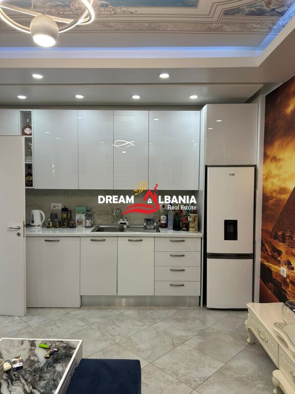 Jepet me qera apartament 1+1 në Don Bosko, tek Pallatet Arabe, Tirane (ID 42111588).