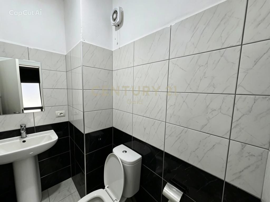 Locale ufficio in vendita vicino al Nuovo Bazaar! 142.000 €