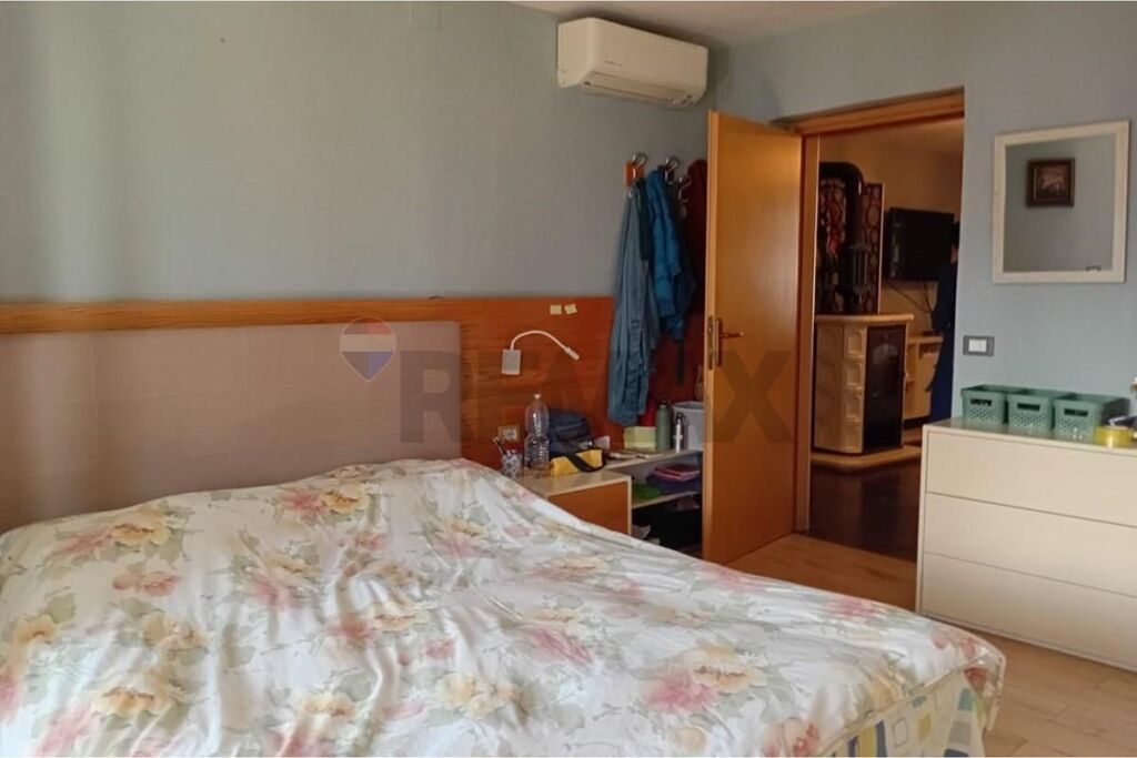 Apartament 3+1 me qera Sheshi Skenderbe