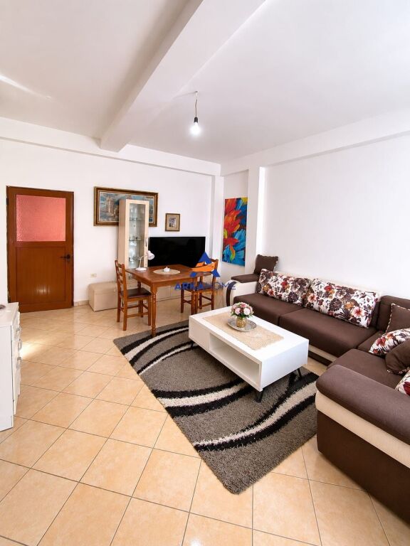 JEPET ME QERA APARTAMENT 1+1 "5 MAJ" 30.000 LEKE