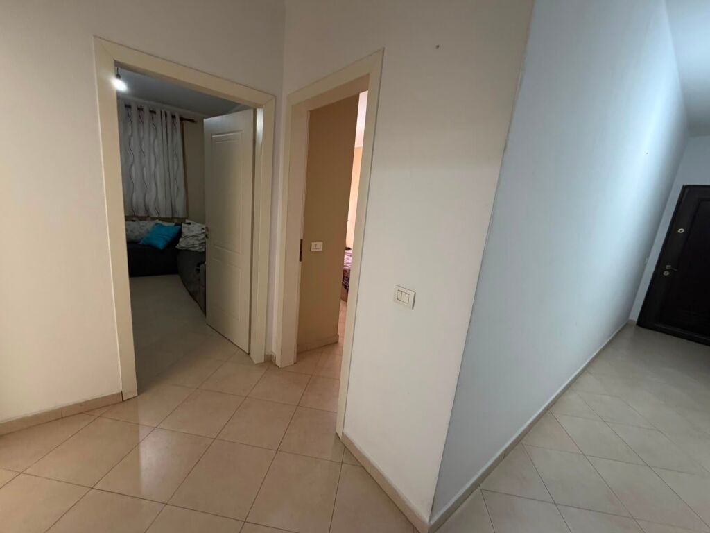 For rent 2+1+1 ASTIR TE VILA L 40,000 leke