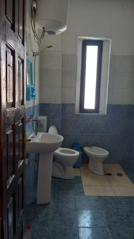 Qera | Shtëpi private 2 + 1 | Rruga Bajram Allaraj | 400 €/muaj