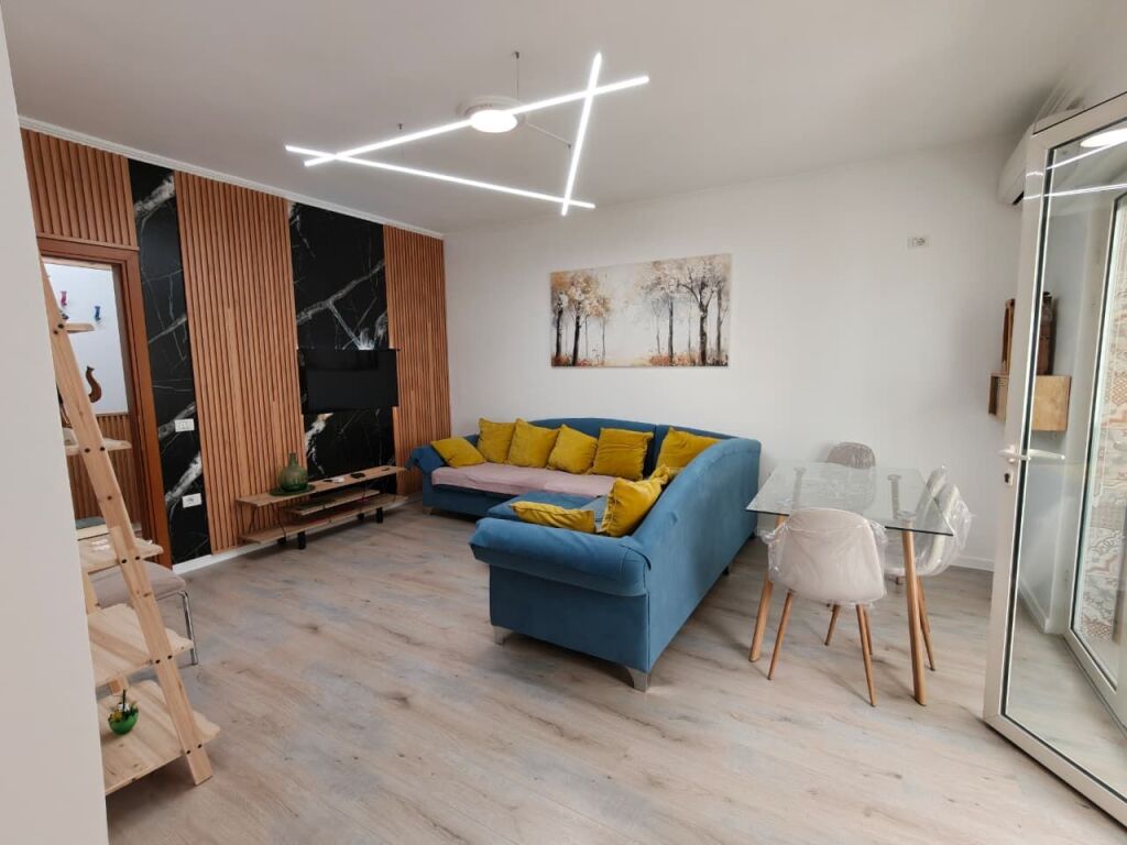 Apartament 3+1+2 per Shitje, Liqeni i Thate (pa malore)