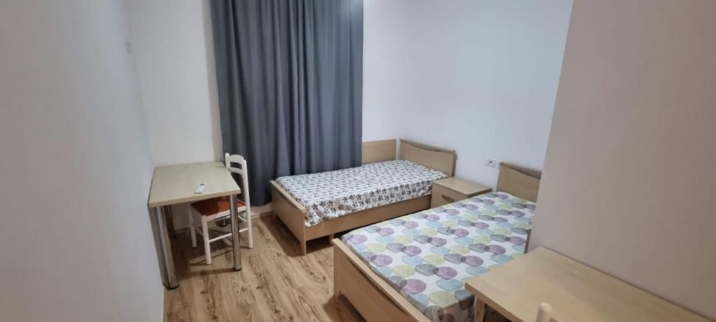 🏠Sauk,jepet me qera kati i II-te i nje vile 3+1,i mobiluar.55,000Leke 