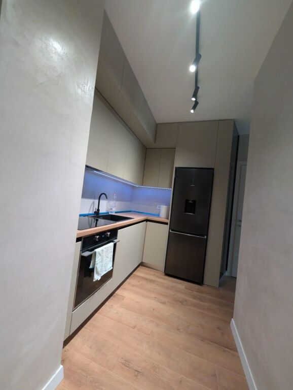 Apartament 2+1 me qira tek Komuna e Parisit