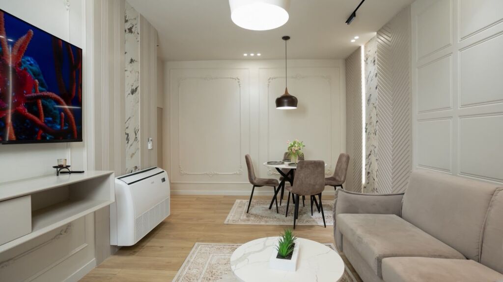 Jepet me Qera i mobiluar Luxury Apartament 1+1pran Spar Plazh Durres