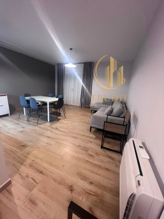 🏡 Apartament me Qira në Lungomare, Vlorë  Vijë e Parë Deti 🌊