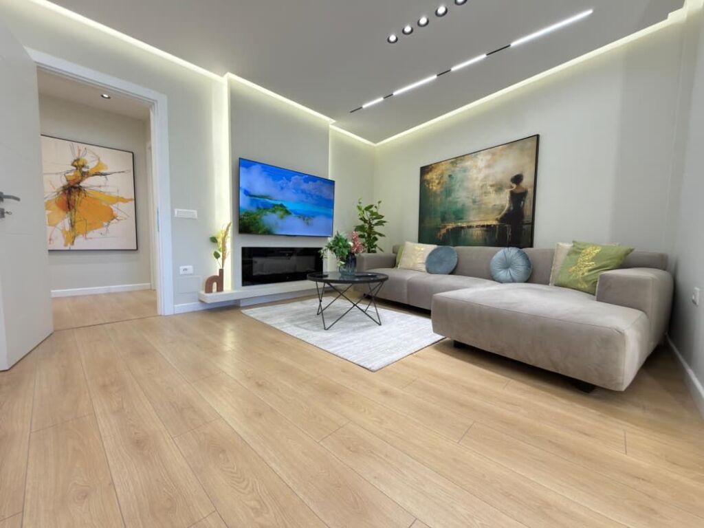 Apartment 2+1+2 for sale at Zogu i Zi!
