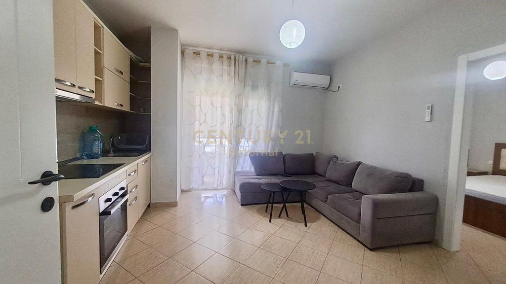 Apartament 1+1 Per Qira ne Xhamllik 450 € /Muaj