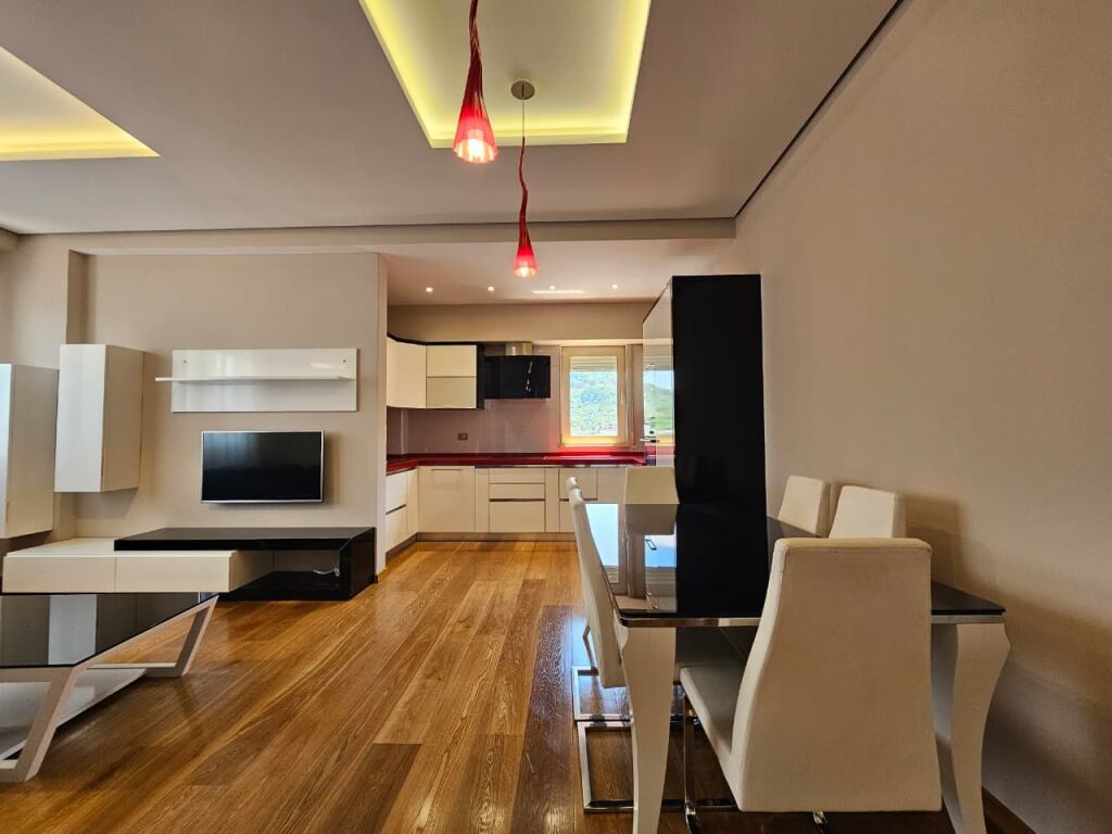 Apartament 2+1 tek Liqeni i Thate