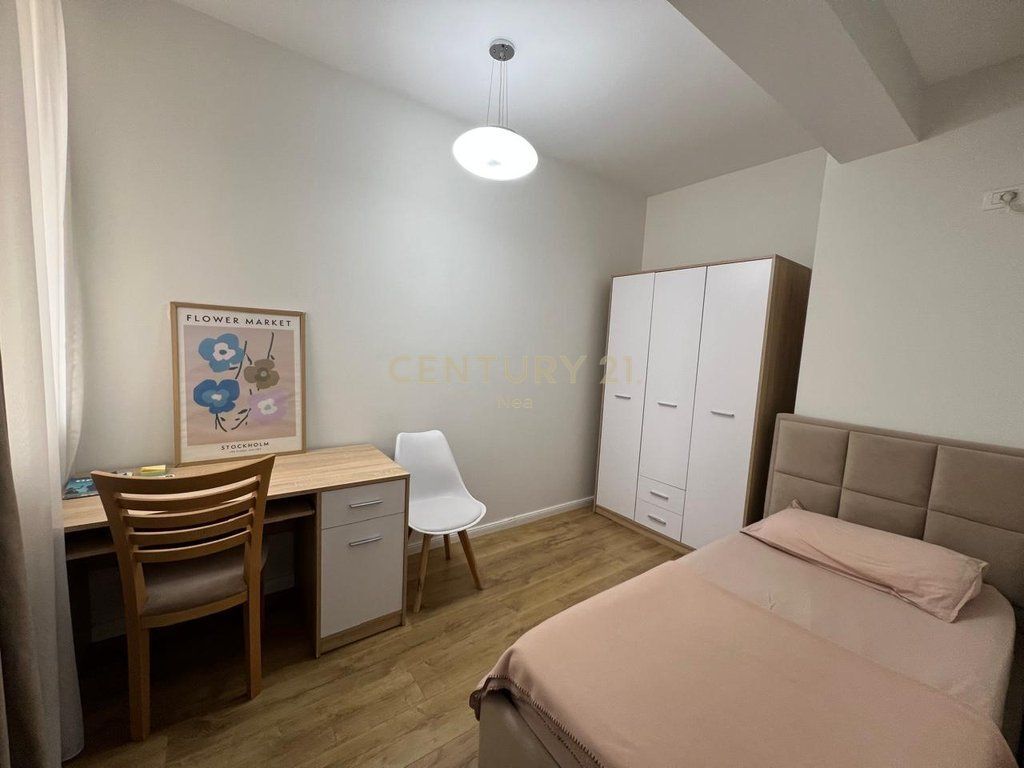 Apartament 3+1+2 me qira tek Garda!