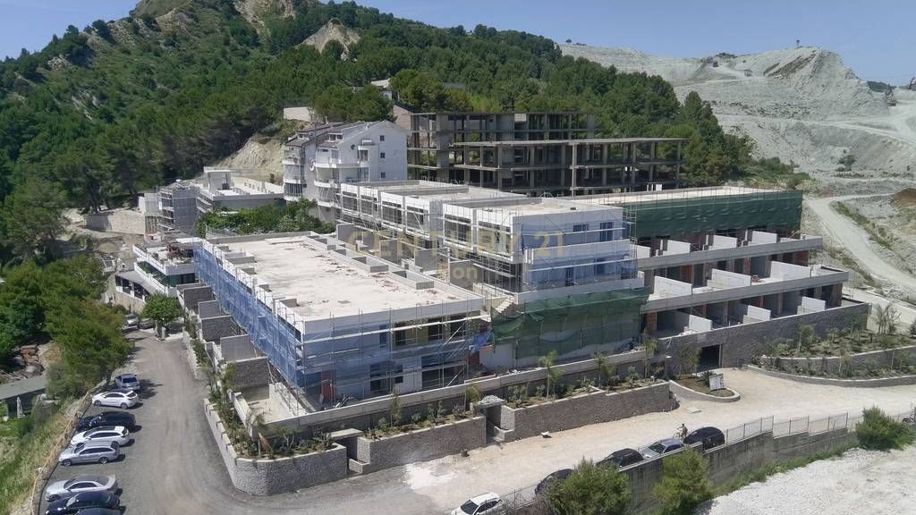 Vilë me Pishinë Në Shitje në Currila Coast, Durrës (Ballore Detit) !