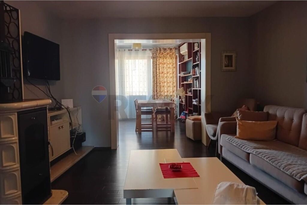 Apartament 3+1 me qera Sheshi Skenderbe