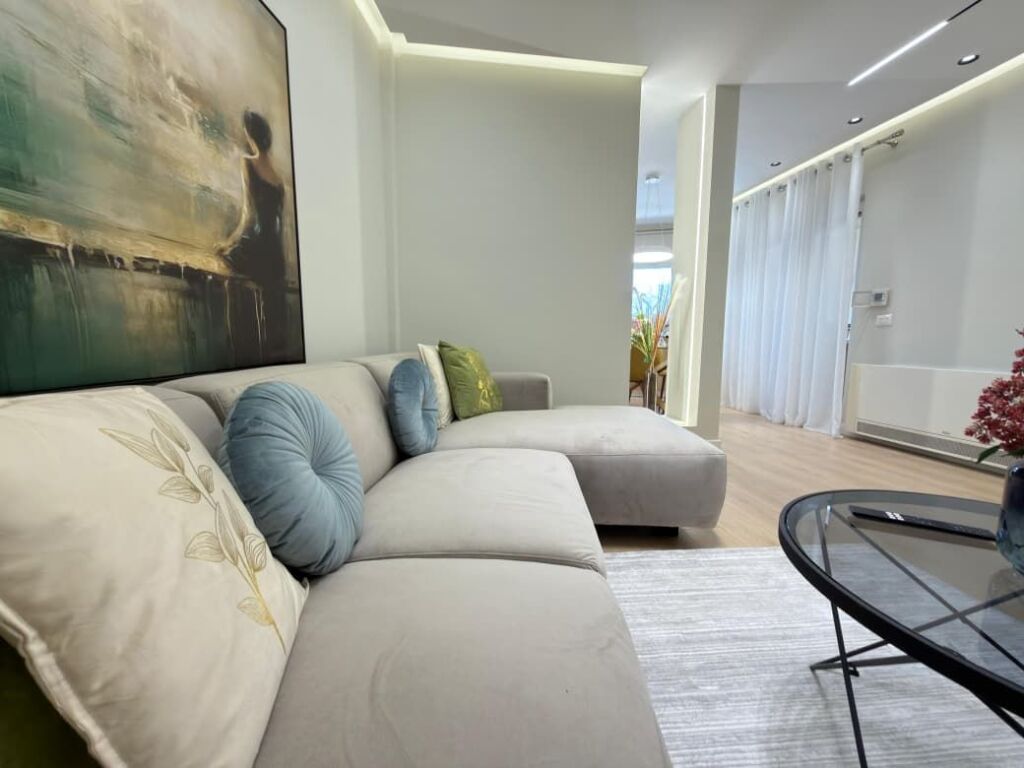 Apartment 2+1+2 for sale at Zogu i Zi!