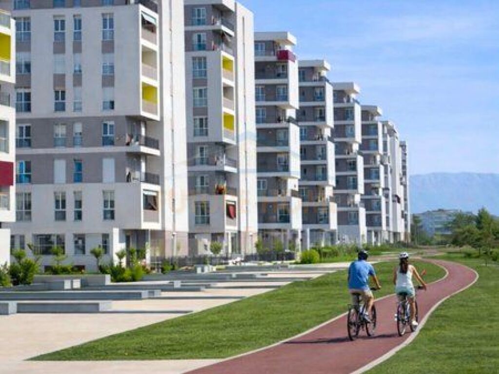 Shitet, Apartament 2+1+2, Univers City, Tiranë