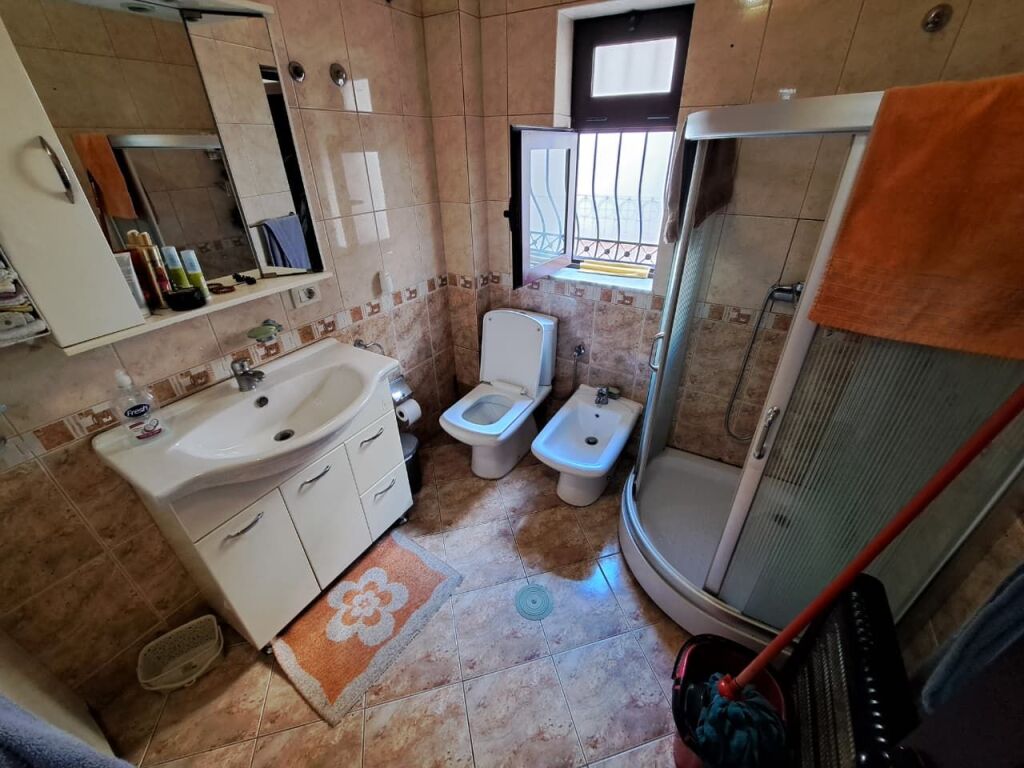 Shitet Vile 3-Kateshe ne Don Bosko ne Tirane
