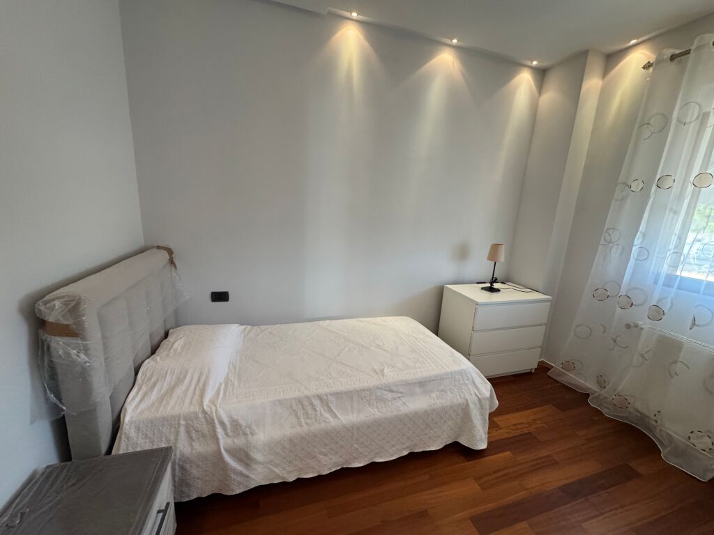 Apartament 3+1 per qira te Garda