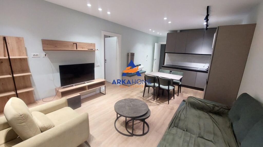 APPARTAMENTO IN AFFITTO 1+1+ BALCONE "COMUNE DI PARIGI" 700 EURO