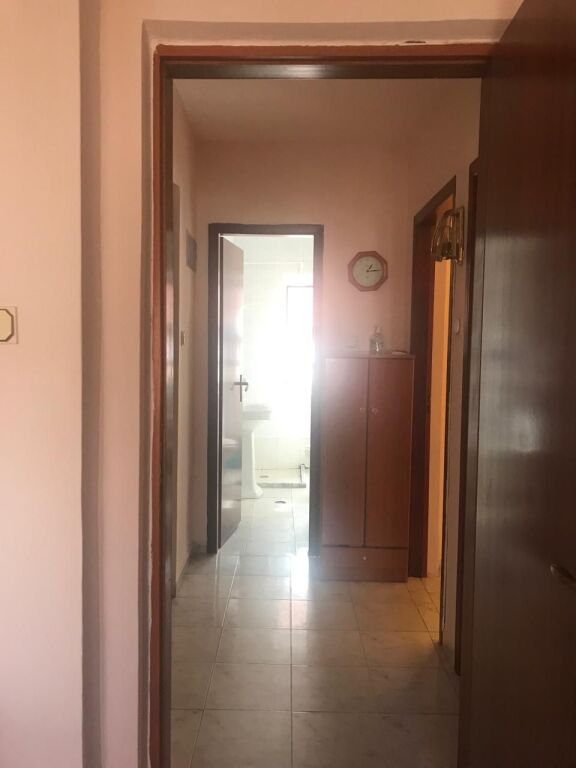 Shtepi per ndarje qeraje ne Bllok