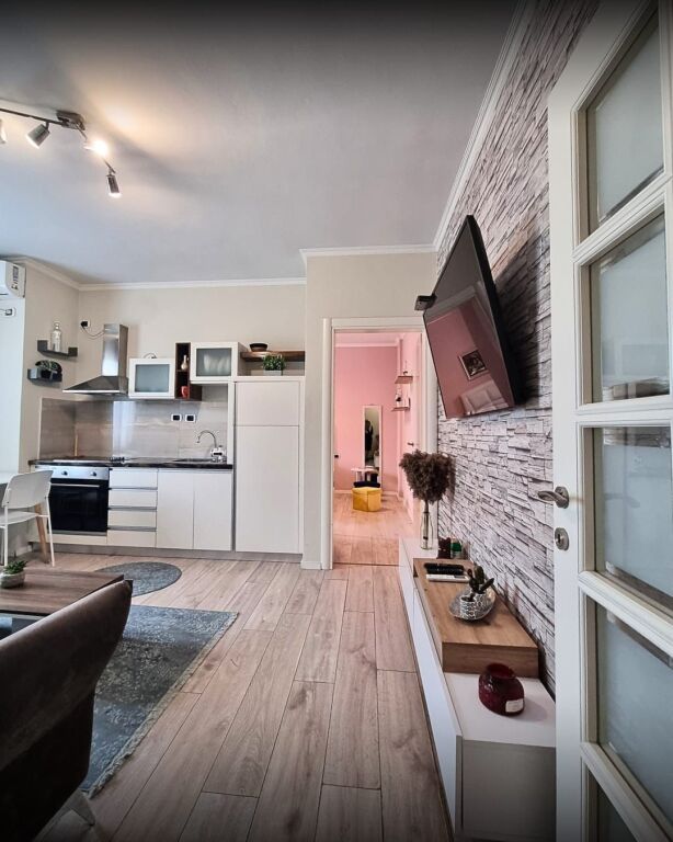 🏢 Shitet apartament 1+1 prane Kompleksi Delijorgji