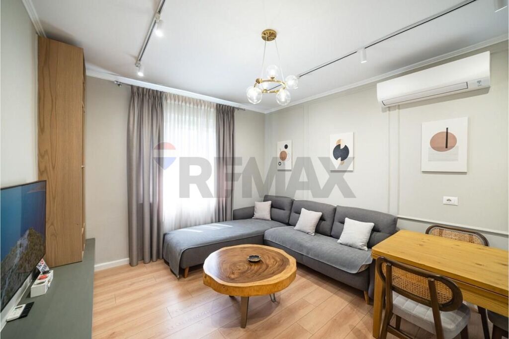 Apartment 1+1 for rent at Bulevardi i Ri!