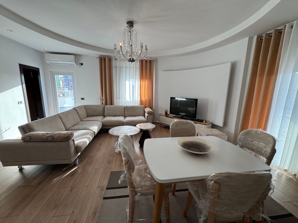 Apartament 3+1 per qira te Garda